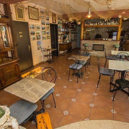 Villa Monsena Ровин Екстериор снимка