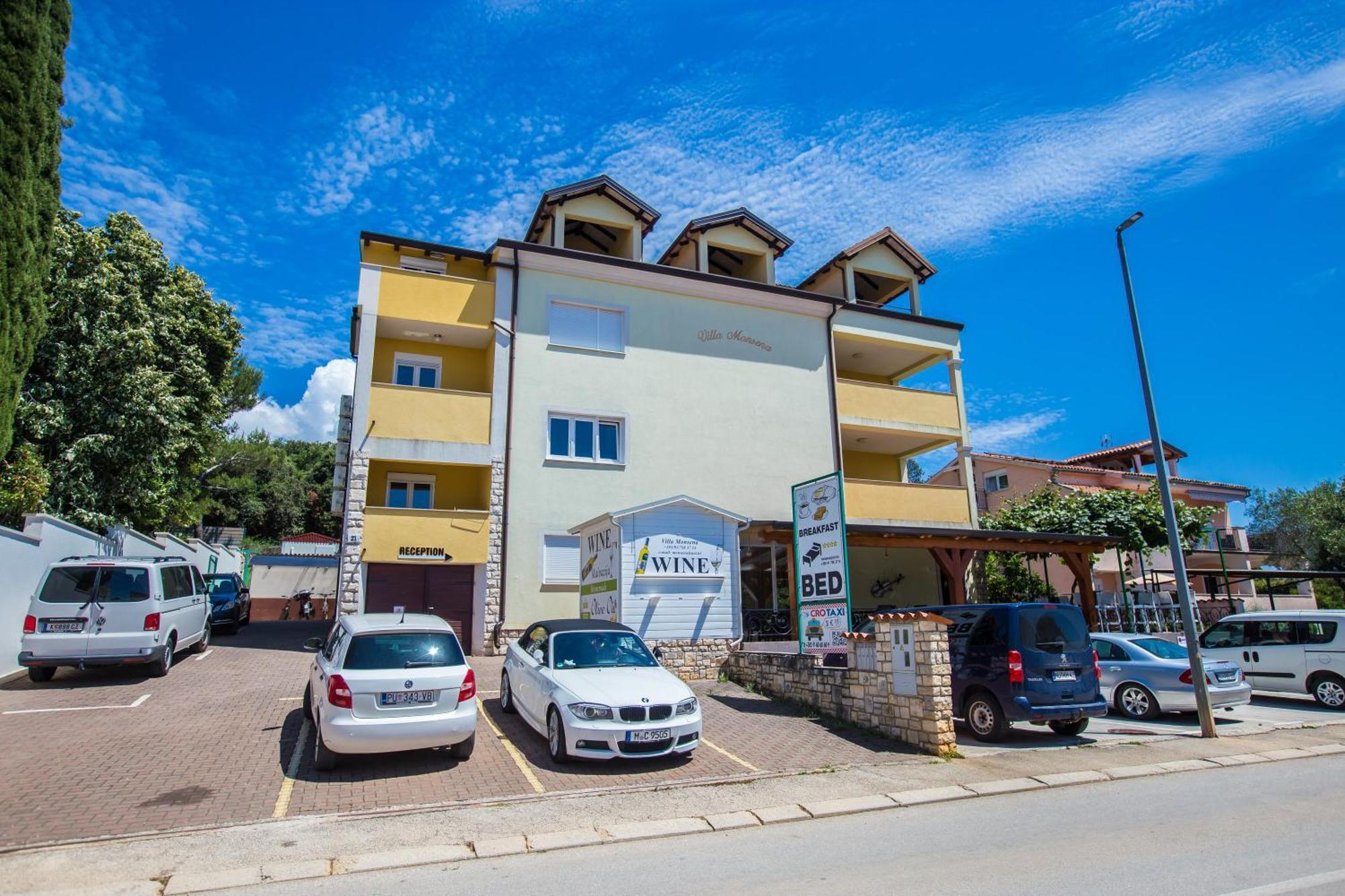 Villa Monsena Ровин Екстериор снимка