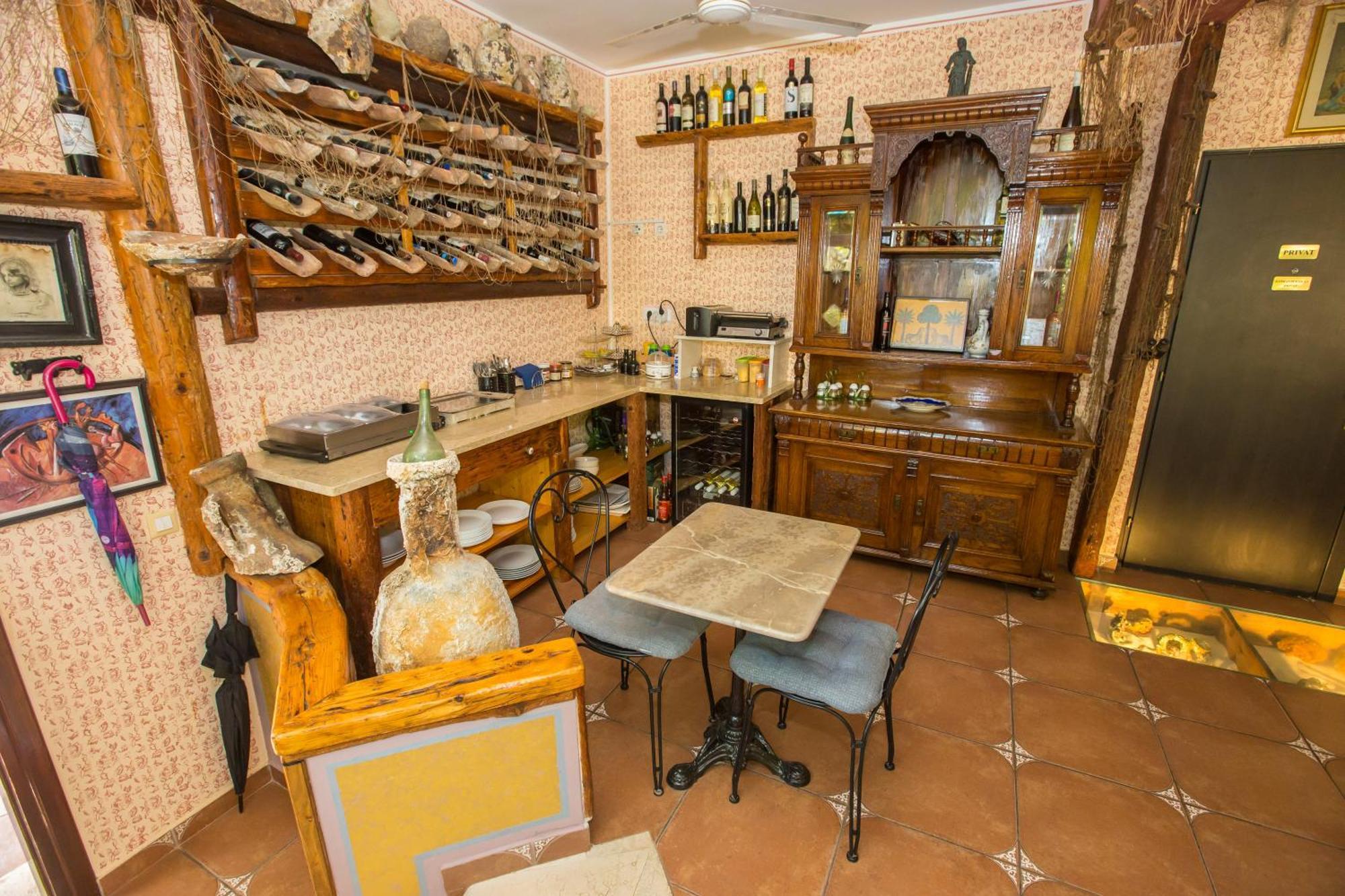 Villa Monsena Ровин Екстериор снимка