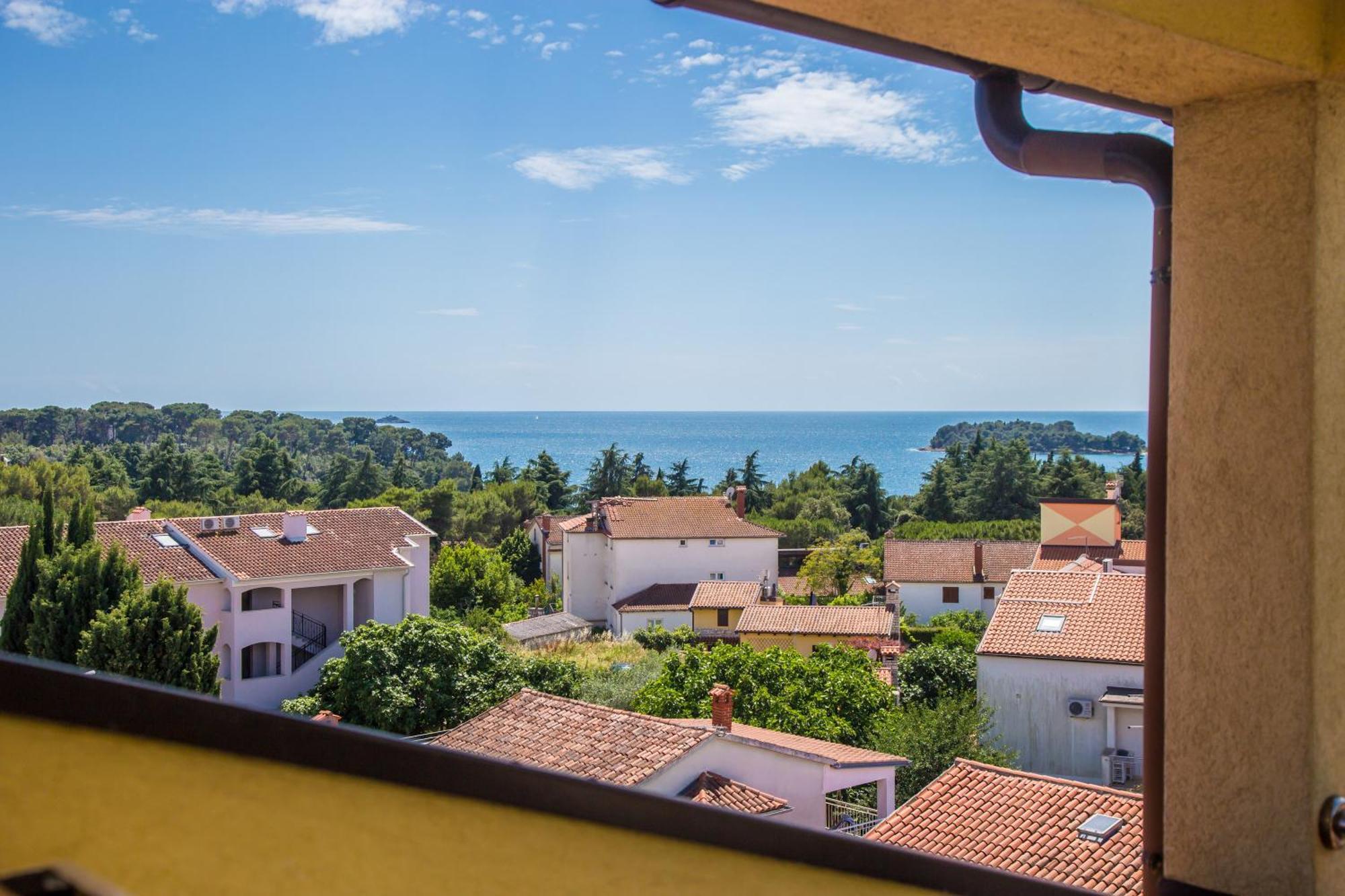 Villa Monsena Ровин Екстериор снимка